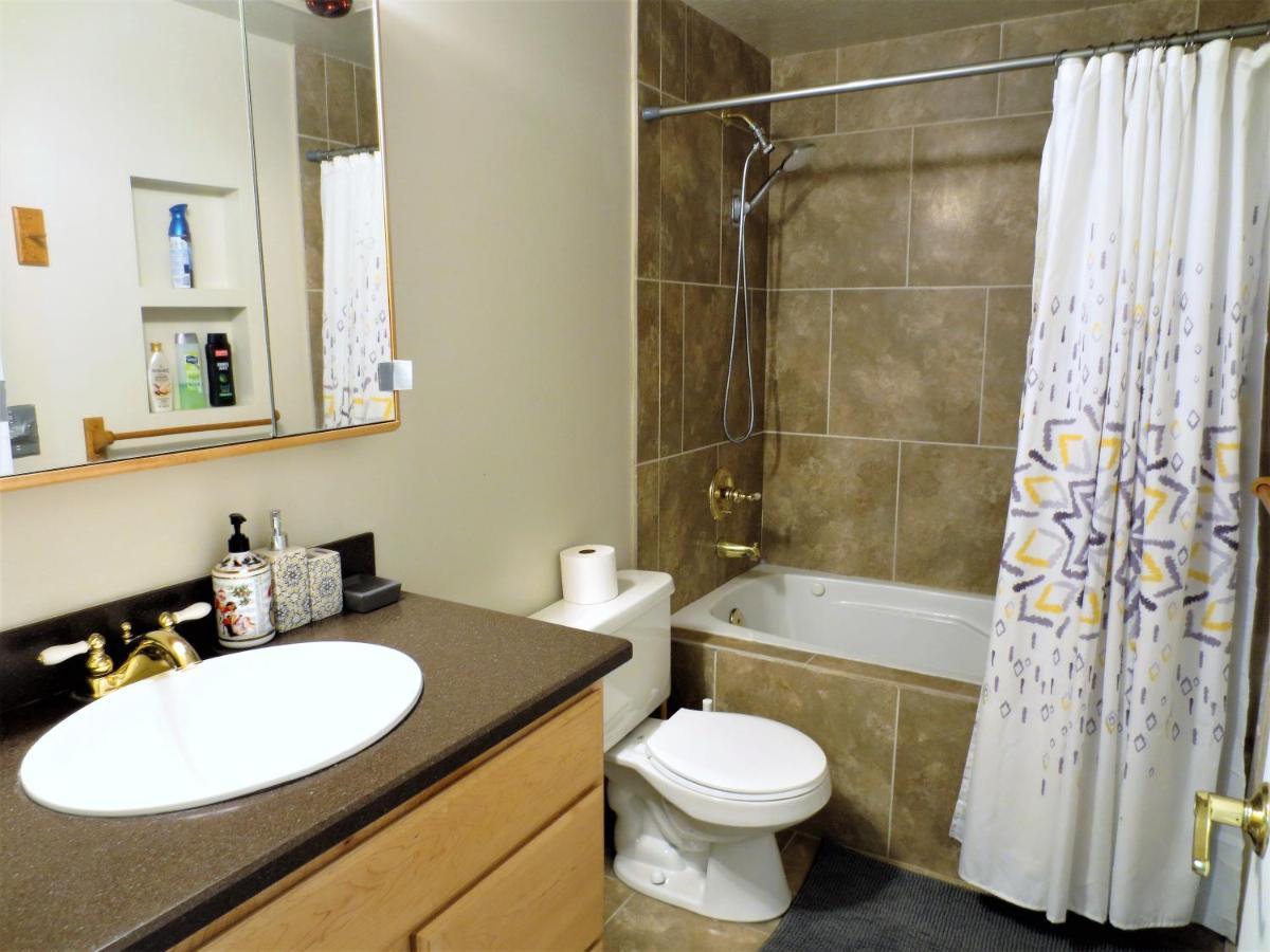 Вілла Entire Huge Basement! Fast Wifi! Private Entrance! Солт-Лейк-Сіті Екстер'єр фото