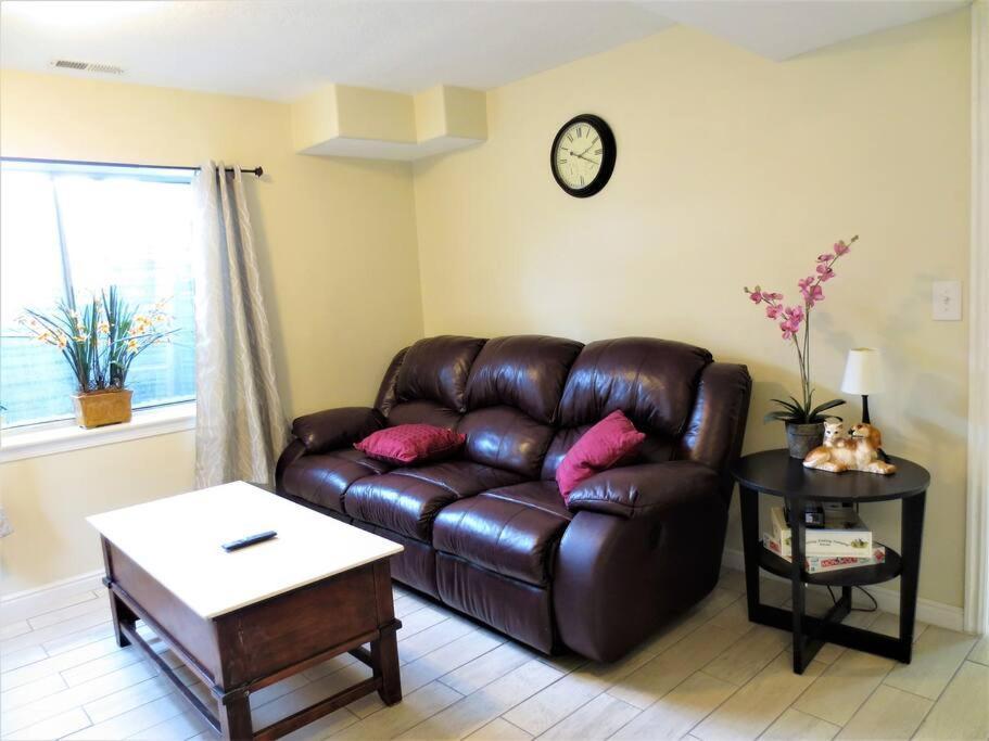 Вілла Entire Huge Basement! Fast Wifi! Private Entrance! Солт-Лейк-Сіті Екстер'єр фото
